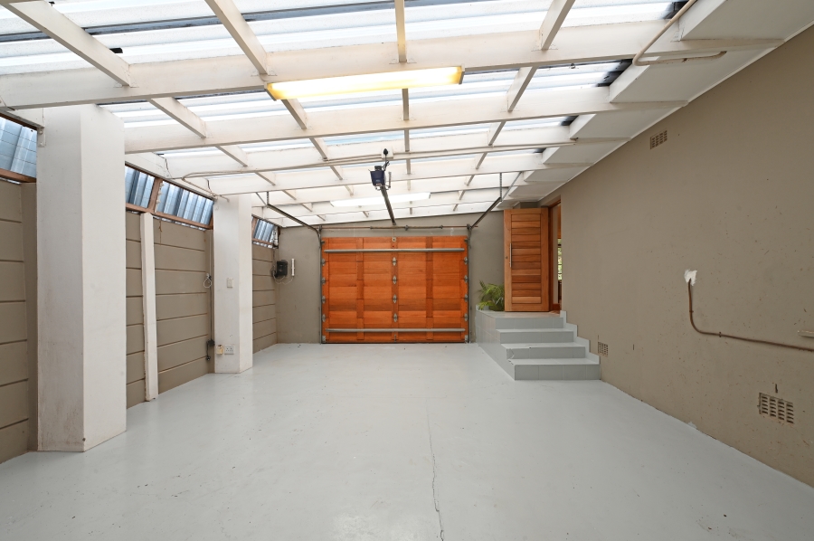 3 Bedroom Property for Sale in Bergvliet Western Cape